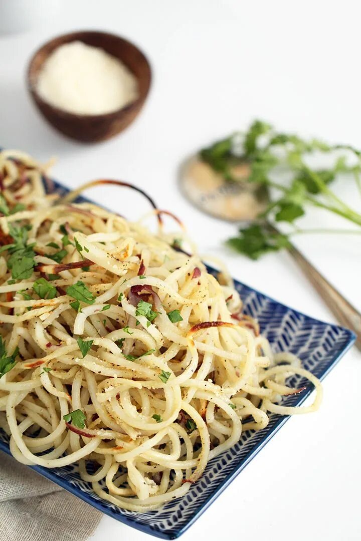 Лапша из картофеля. Картофельная лапша. лапша из картошки. картофельная вермишель. лапша из картофеля китайский.