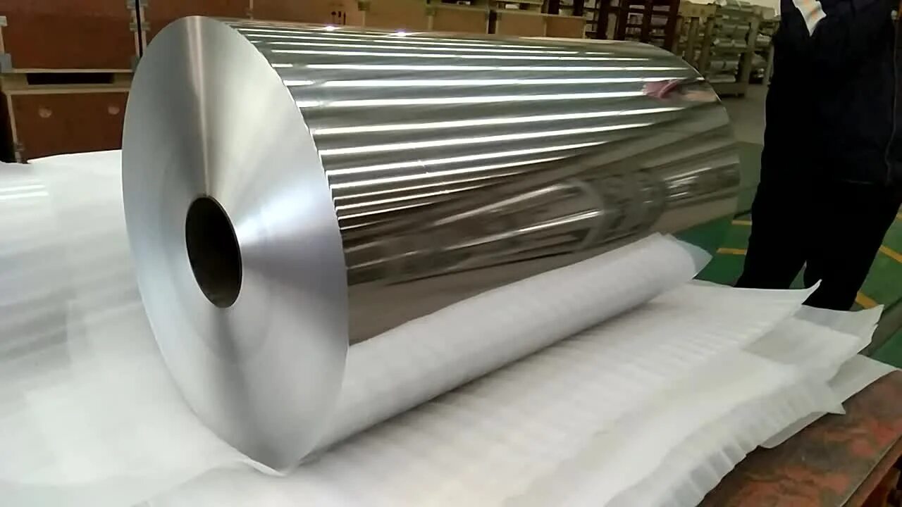 Алюминиевые рулоны купить. Aluminum Foil Jumbo Roll. Фольга 40 микрон. ППИ-пф2 8*100*50 (алюминиевая фольга 25 микрон самоклеющаяся). Фольга рулон 40 микрон (в рулоне 10 кв.м).