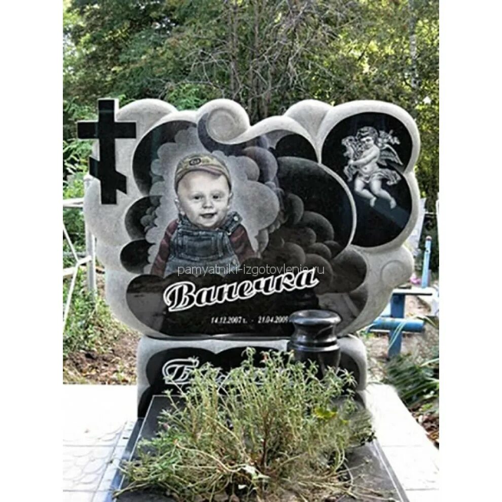 Памятники для детей. Памятник младенцу. Детские памятники из гранита. Детский памятник на могилу. Памятник ребенку на могилу.