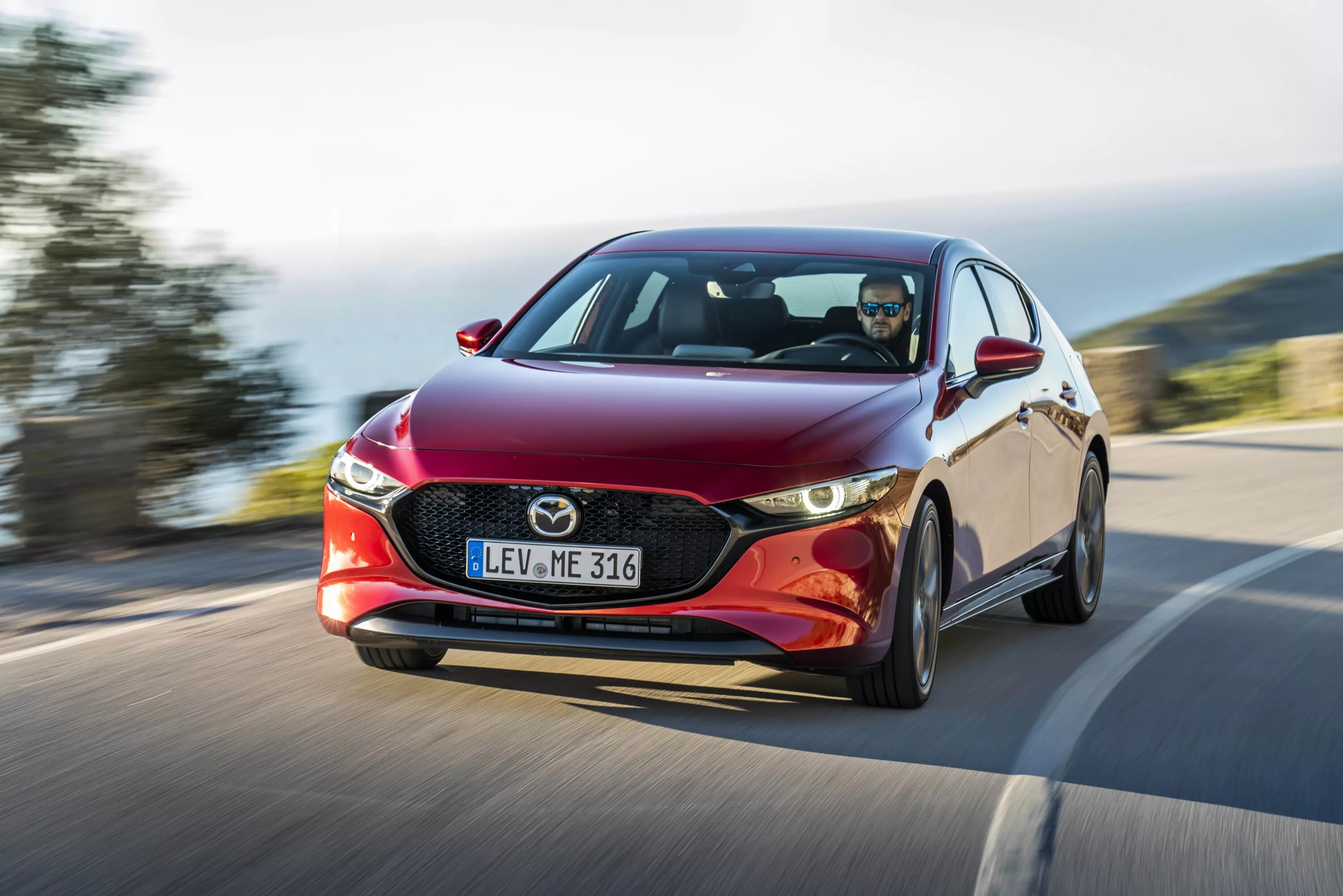 Mazda 3 2019. Mazda 3 2019 Red. Мазда 3 2022. Mazda 3 Turbo. Mazda описание