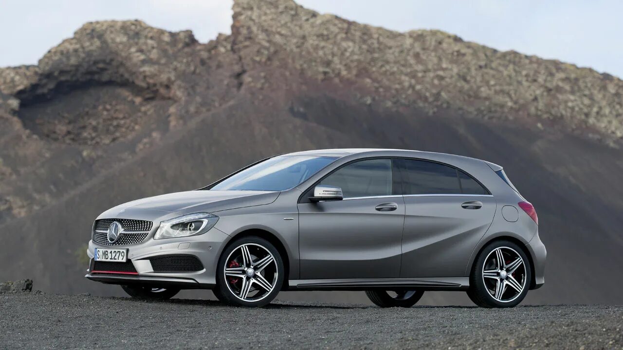 Мерседес-бенц а200 хэтчбек. Mercedes a180 w176. Mercedes a180 w176. Mercedes a180 amg. Мерседес с класс 2012.