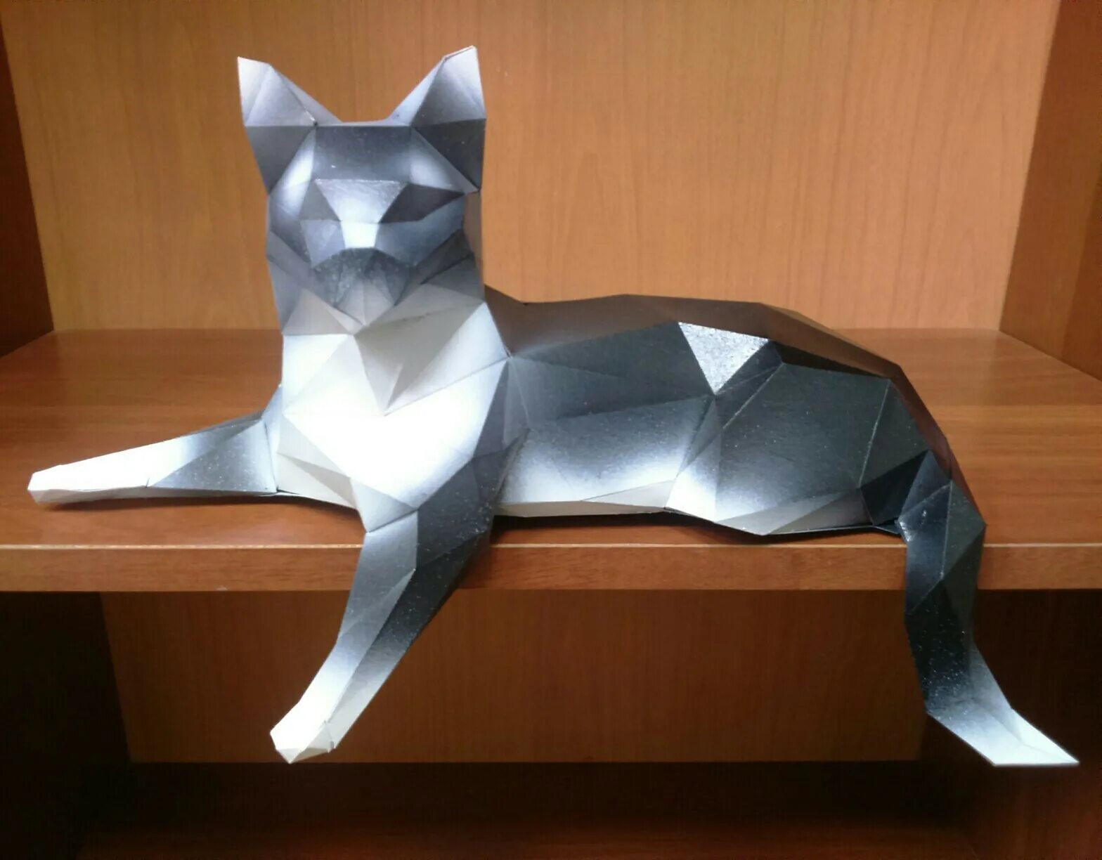 полигональные фигуры кошка. кот из лего. как сделать кота большим. игрушки из бисера котенок. бумажный котик из бумаги.