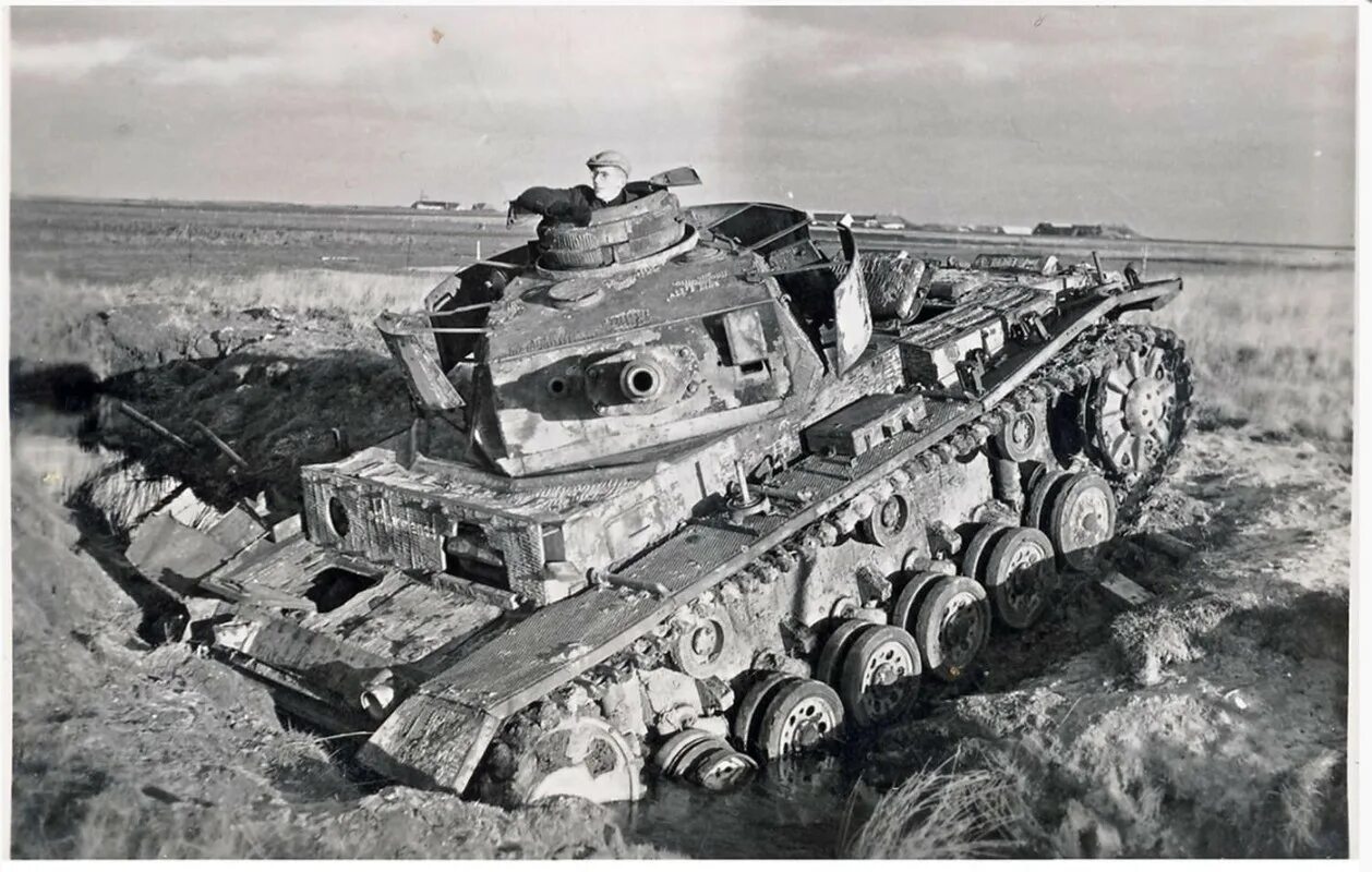 PZ III Ausf. N 2-Я танковая дивизия Курская дуга. Подбитый танк PZ-3. PZ.III Ausf.n. PZ III 1945. N 3 35 6