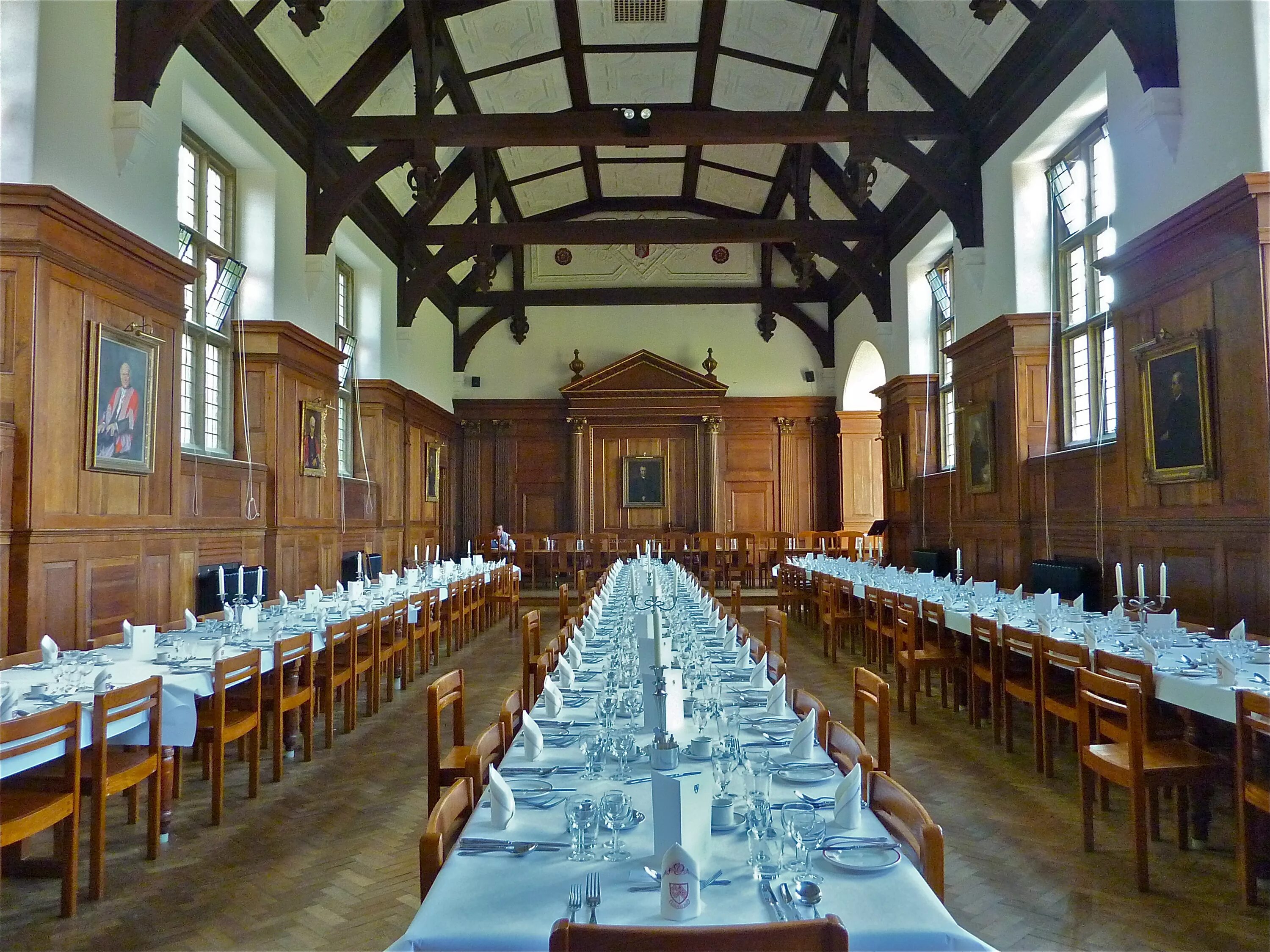 Dining hall. Селвин-колледж (Кембридж). Кембридж университет столовая. Оксфорд университет столовая. Столовая университета Кембридж в Великобритании.