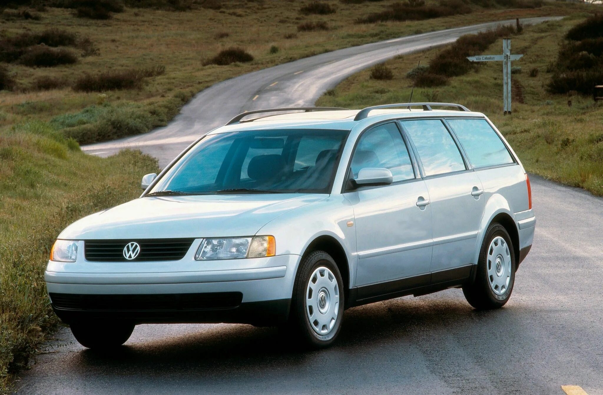 Пассат б5 1999 год. Volkswagen Passat 1999 года. Volkswagen Passat 1999 универсал. Фольксваген Пассат 1999 года универсал. Фольксваген 1999 года.