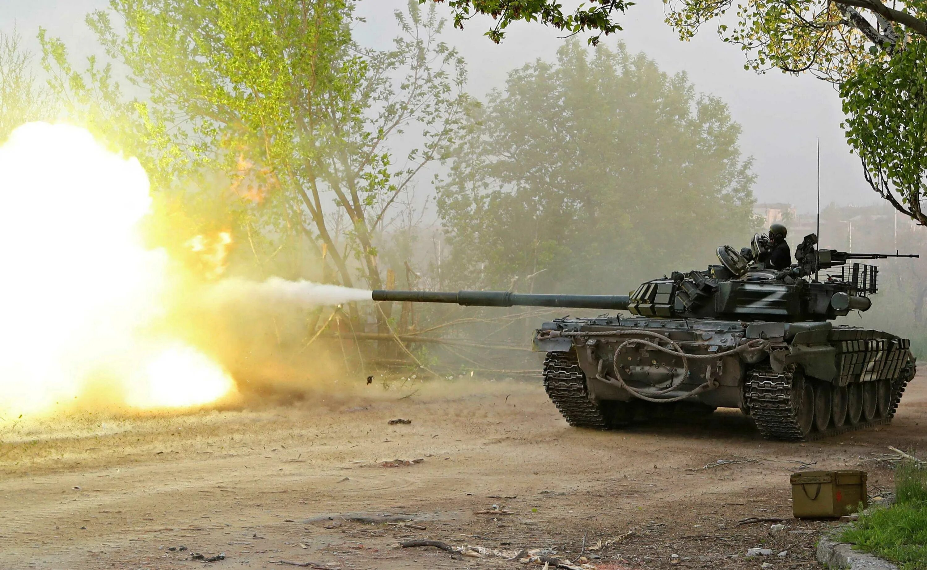 Новости сегодня сводка боевых видео. Танковый бой на Украине. Популярный русский танк. Штурм артиллерия. Танки России на Украине.