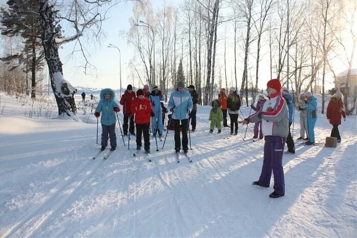 Лыжная трасса поляны. Лыжная база Лесная Поляна Кемерово Спортград. Лесная Поляна Кемерово трасса лыжная. Лыжня Вороново. Лыжные трассы в Кемерово.