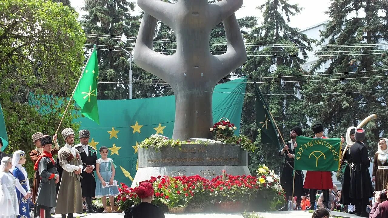 21 мая в кбр выходной или. 21 Май Черкесов. 21 Мая Адыги. Шествие Черкесов в Нальчике. 21 Май Адыги.