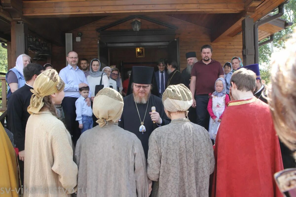 Храм ольги в люблино. Расписание служб в храме ольги в останкино. Службы храм ольги. Юрий и ольга церковь. Храм святой княгини ольги луганской епархии в красном луче.