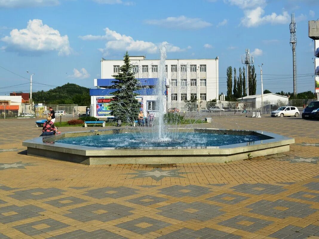 Свято-введенский храм белая калитва. Белая город шахты. Белая город шахты. Парк в шахтах ростовской области александровский. Парк в городе шахты ростовской области.