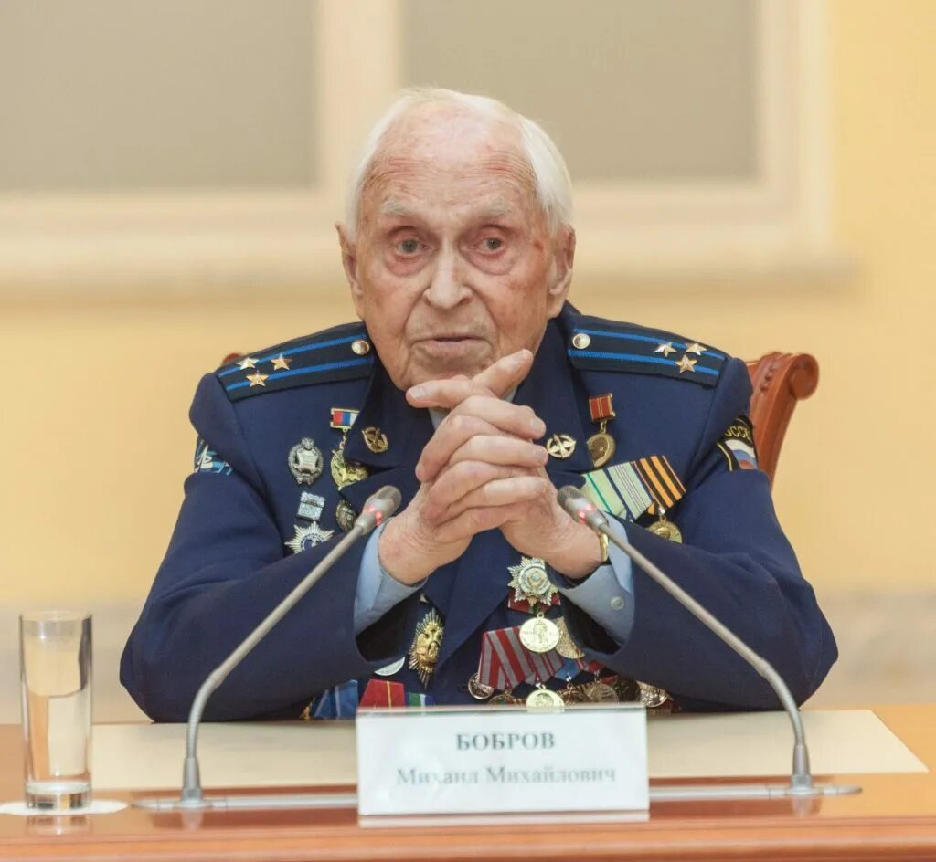 михаилом бобровым. михаилом бобровым. михаилом бобровым. михаилом бобровым. бобров альпинист блокада.