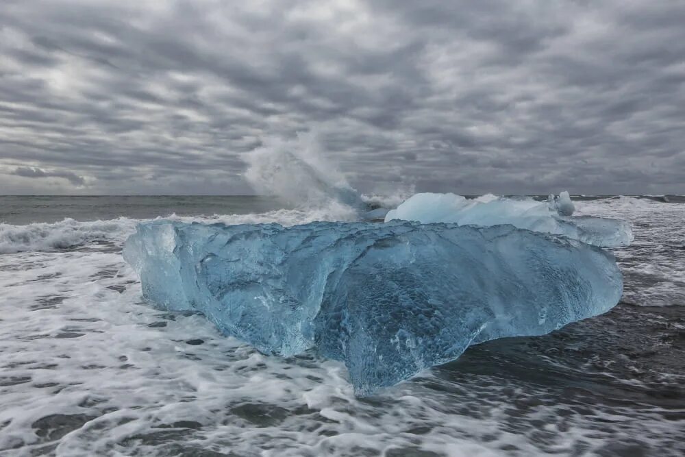 Течение вод атлантического океана. Исландия Атлантический океан. Холодное море. Ледяные воды Северной Атлантики. Атлантический океан холодный.