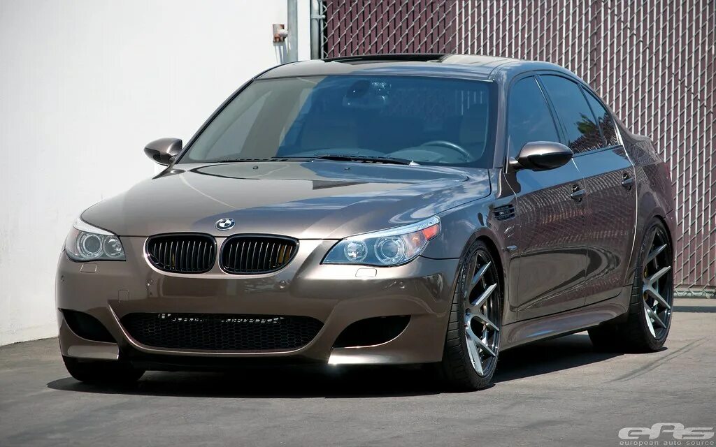 Машина авито м5. Бмв м5 е60. Бмв м5 е60. Bmw m5 e60 2004. Bmw m5 f10 2016.