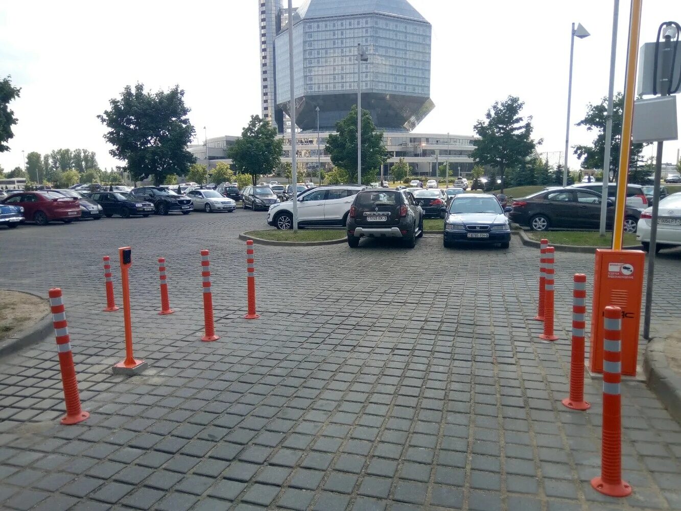 Тц столица минск. Скрыганова 16. Парковочную минск. Правила парковки в минске. Парковочную минск.
