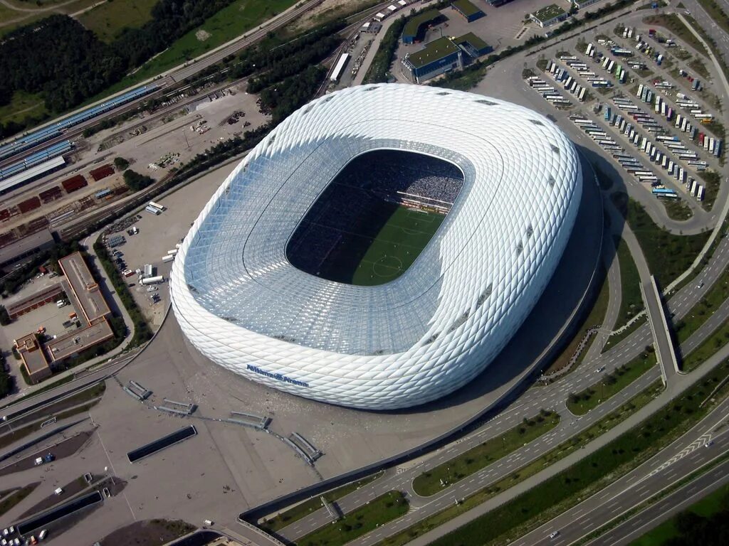 Стадион сверху. Альянц Арена Мюнхен. Стадион Альянц Арена сверху. Альянц Арена Мюнхен вид сверху. Альянц Арена вид сверху.
