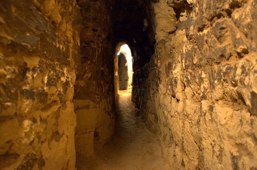 богом зданные пещеры псково-печерского монастыря. пещера лавра. антониевы пещеры киево-печерской лавры. псково печерские пещеры. пещера лавра.