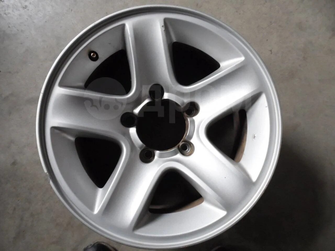 Диски сузуки r16. Диски на сузуки гранд витара 1998-2005. Литые диски на сузуки гранд витара r16. Sx4 2020 suzuki диски спайдеры. Диски сузуки r16.