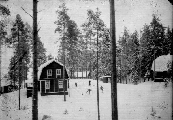 Ис кавголово. Кавголово (деревня). ДНТ Кавголово-стандарт. База горного института в Кавголово. Станция Кавголово ретро.