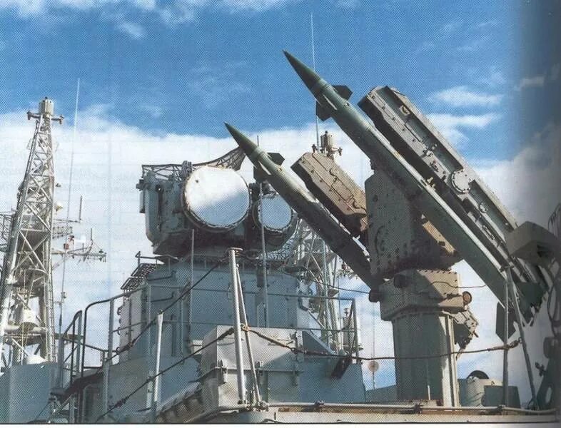 Рлс восход мр 600. Мексиканская медоносная оса. Оса корабельный комплекс. Рой шершней. Осы рой.