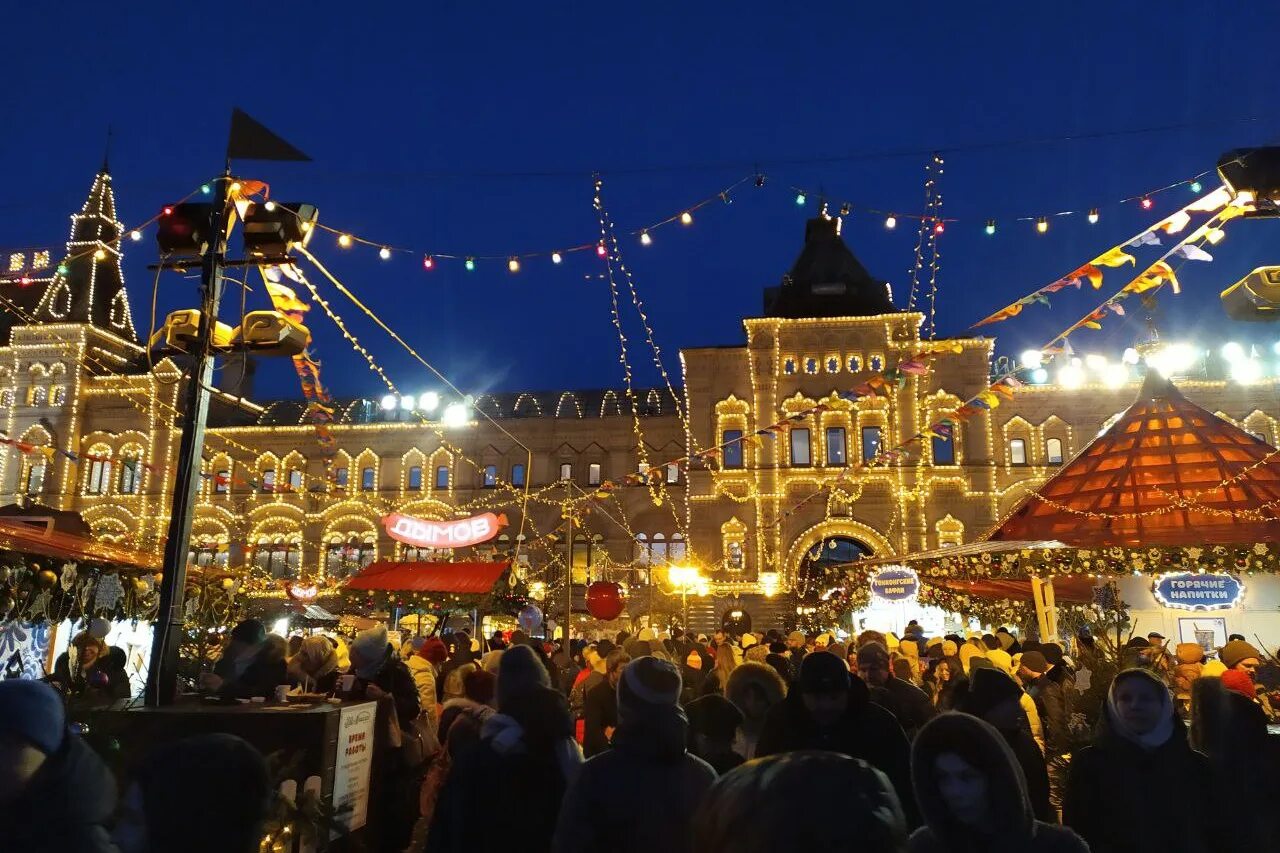 Рождество в москве. Куда можно сходить в москве 2 января. Новый год в москве. Каток на вднх 2022. Самые красивые места новогодний москвы.