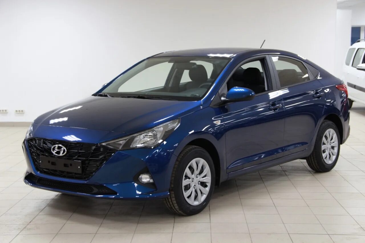 Солярис новый москве дилера. Hyundai solaris 2018. Солярис новый москве дилера. Hyundai solaris new новый автосалон. Hyundai солярис новый.