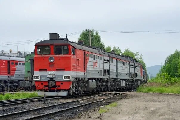 3 Тэ10м-0011. 2тэ10 РЖД Комсомольск. Новый Ургал депо Хабаровский край. Купить билет на поезд комсомольск хабаровск