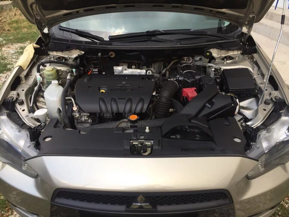 Фотографии подкапотного пространства