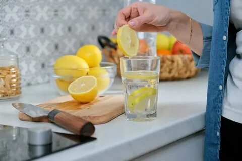 Вода с лимоном после еды