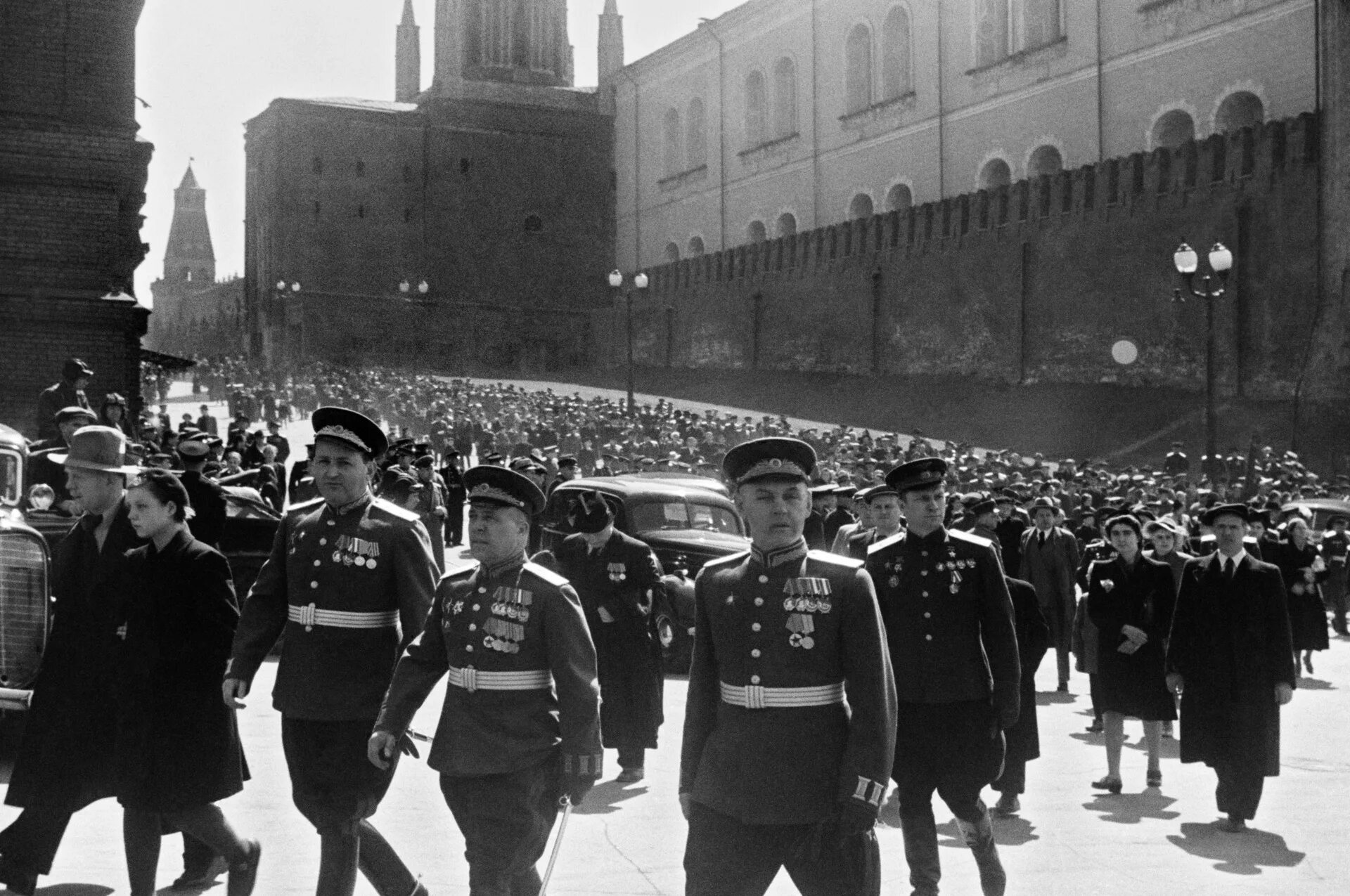 Фото победы великой отечественной войны 1945. Парад Победы 9 мая 1945. Парад 9 мая 1945 года на красной площади. Москва, красная площадь. 9 Мая, 1945 год.