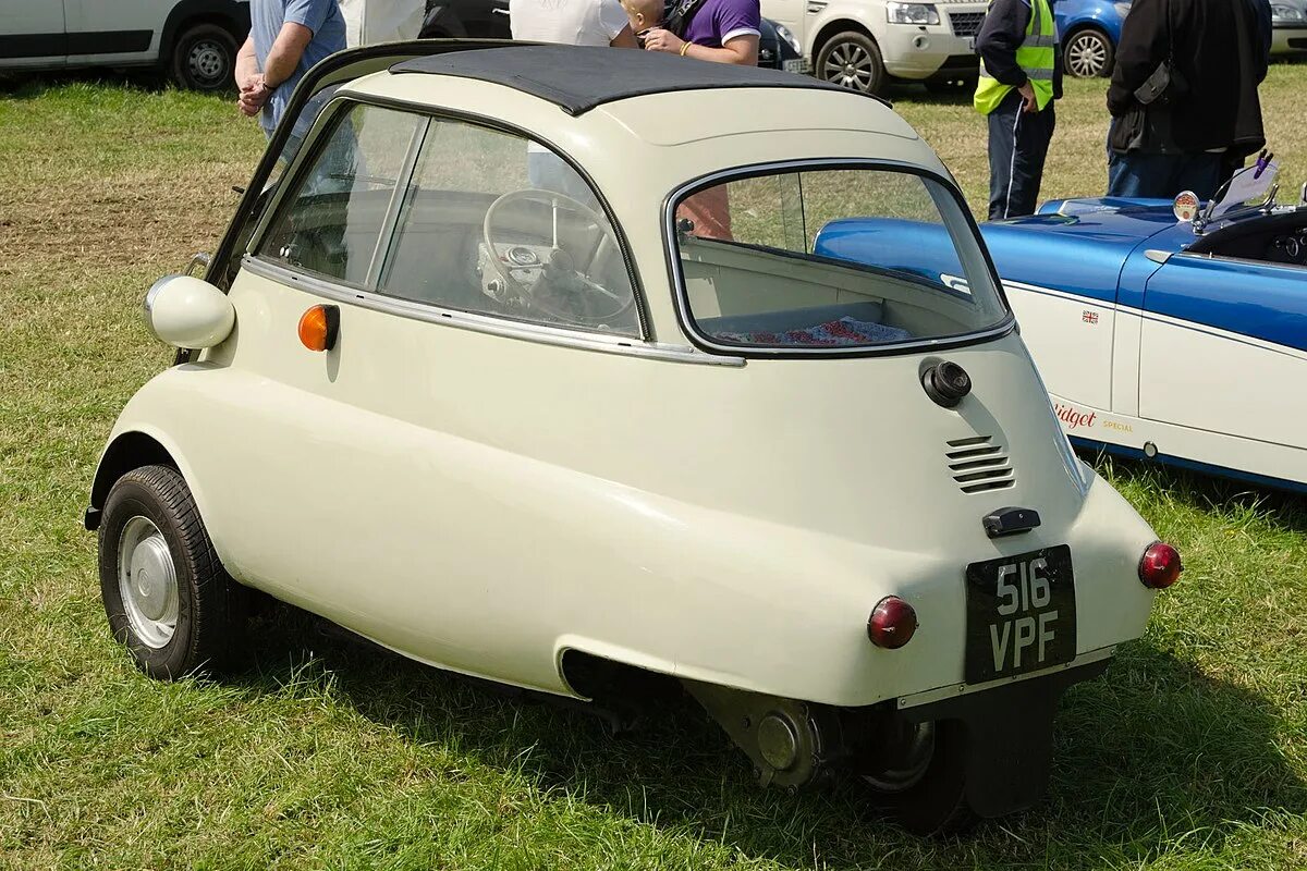 BMW Isetta 300. BMW Isetta 1961. БМВ Изетта 600. BMW-Isetta 3-Wheeled.