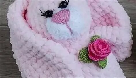Вязаные игрушки крючком из плюшевой пряжи. Корзина из плюшевой пряжи. Игрушки из плюша. Цветы из плюшевой пряжи крючком. Вязаные игрушки крючком из плюшевой пряжи.