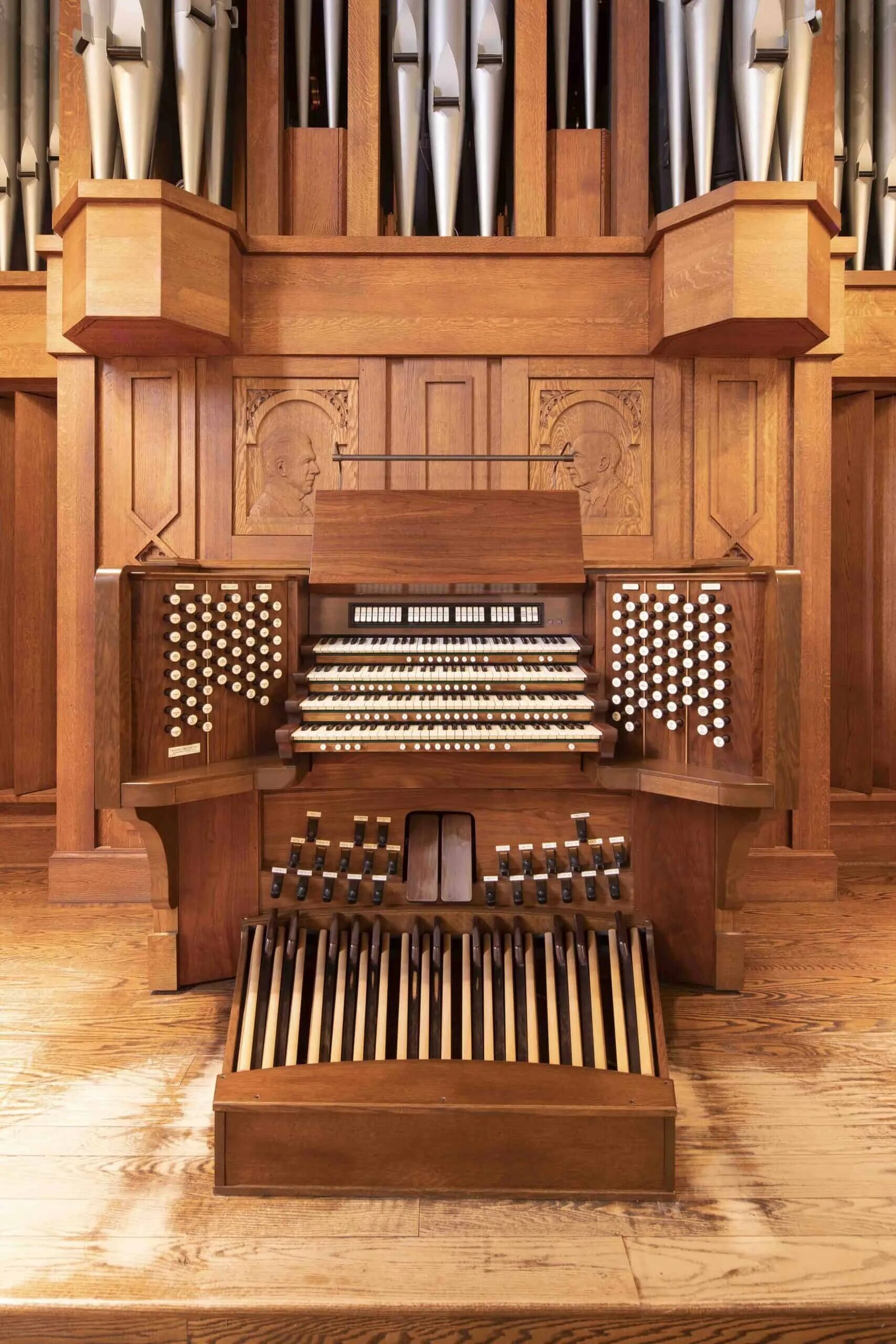 Organ. Орган инструмент. Орган музыкальный инструмент. Самый большой орган музыкальный инструмент. Клавишные инструменты орган.