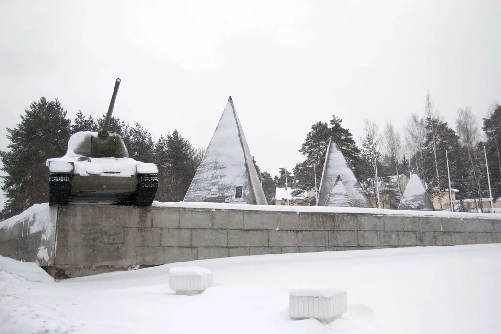 Ленино-Снегирёвский военно-исторический музей. Ленино-снегиревсаиц Ленино-Снегиревский военно-исторический. Ленино Снегиревский мемориальный комплекс. Ленино Снегиревский музей музей. Памятник в снегирях