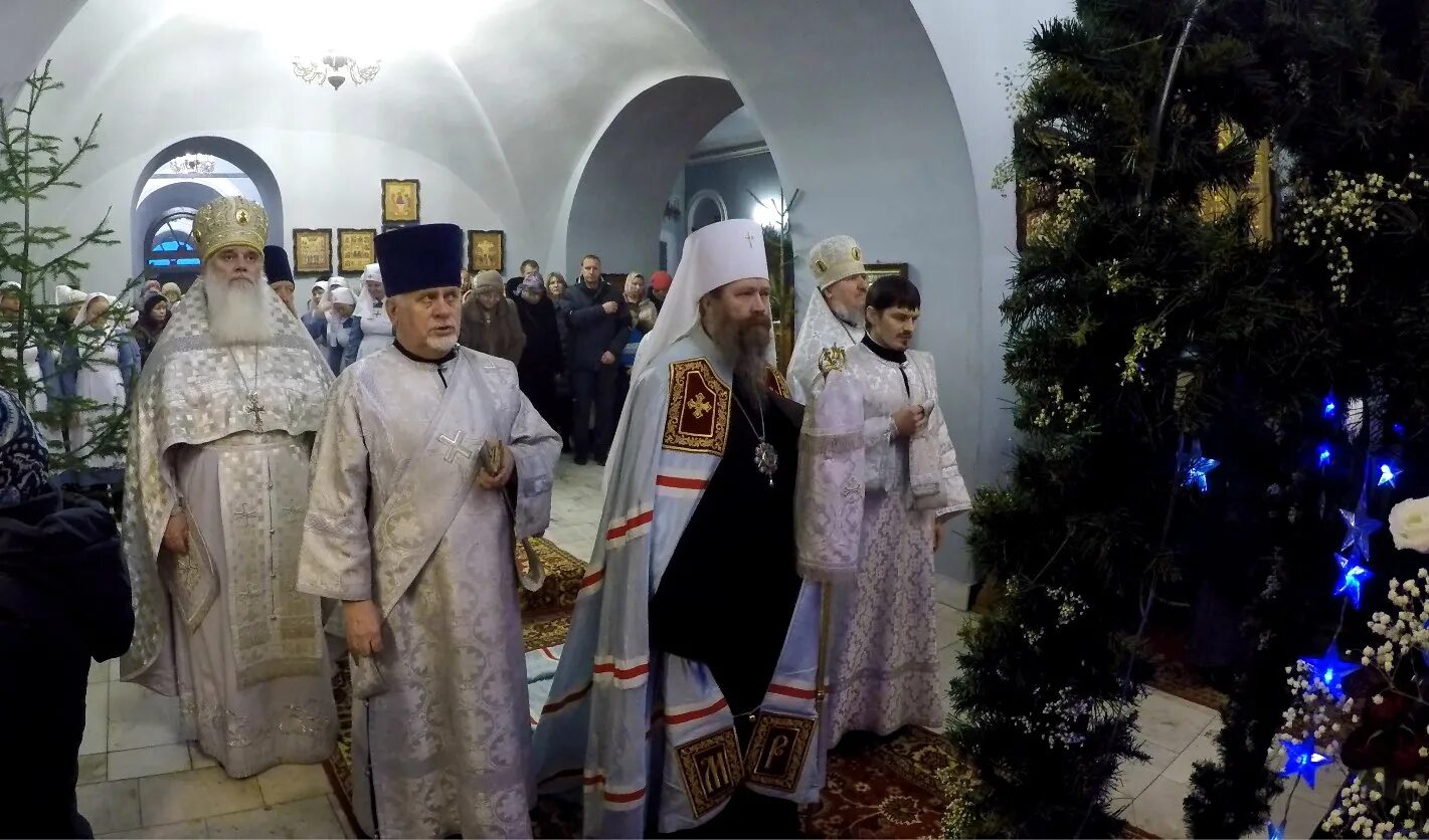 храмы подольской епархии. служба в храме 13 января. с днем памяти свт. василия великого. обрезание господне в храме.