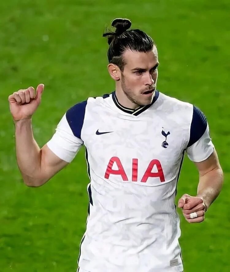 Gareth bale 2014 15. Гарет бэйл лос анджелес. Гарет бэйл лысина. Злоба бейла. Гарет бэйл.