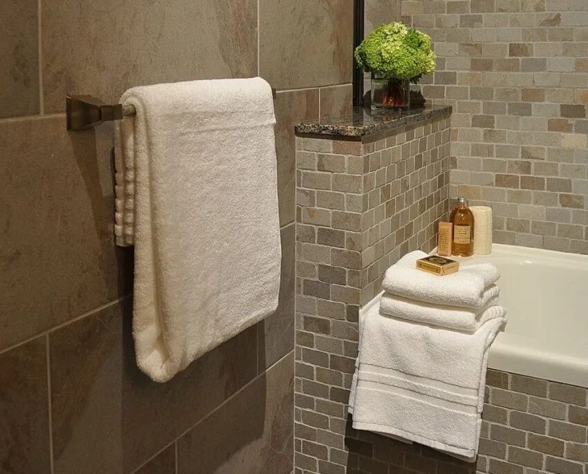 лофт стайл кирпич. декоративный кирпич в ванной. кладка ванны. ванна в стиле лофт. кладка ванны.