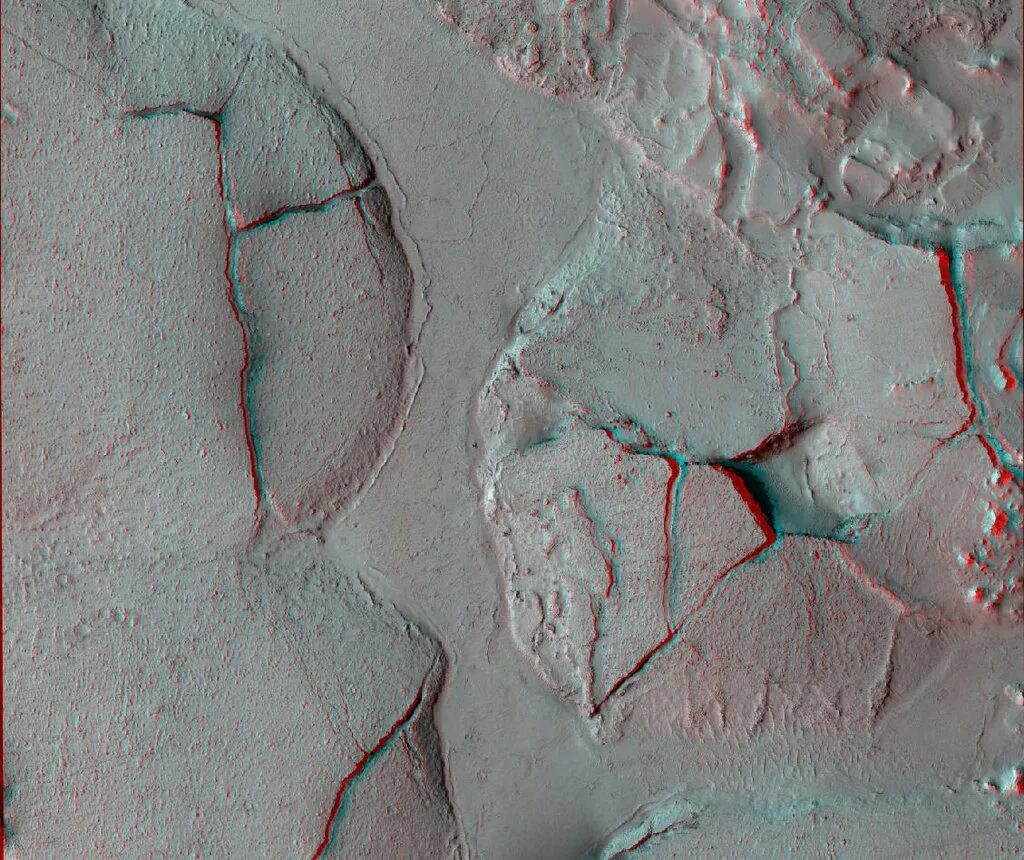 3 трещины. Камера HIRISE Марс. Трещина на Марсе. Марсианские трещина.. Трещина на поверхности Марса.