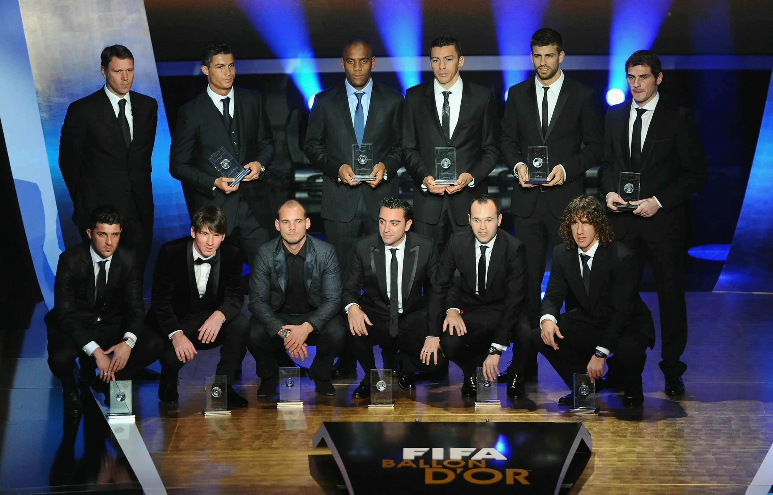 Все версии фифа. Fifa fifpro world xi. fifa fifpro world 11. команда года по версии фифа 2010. команда года по версии фифа 2012.
