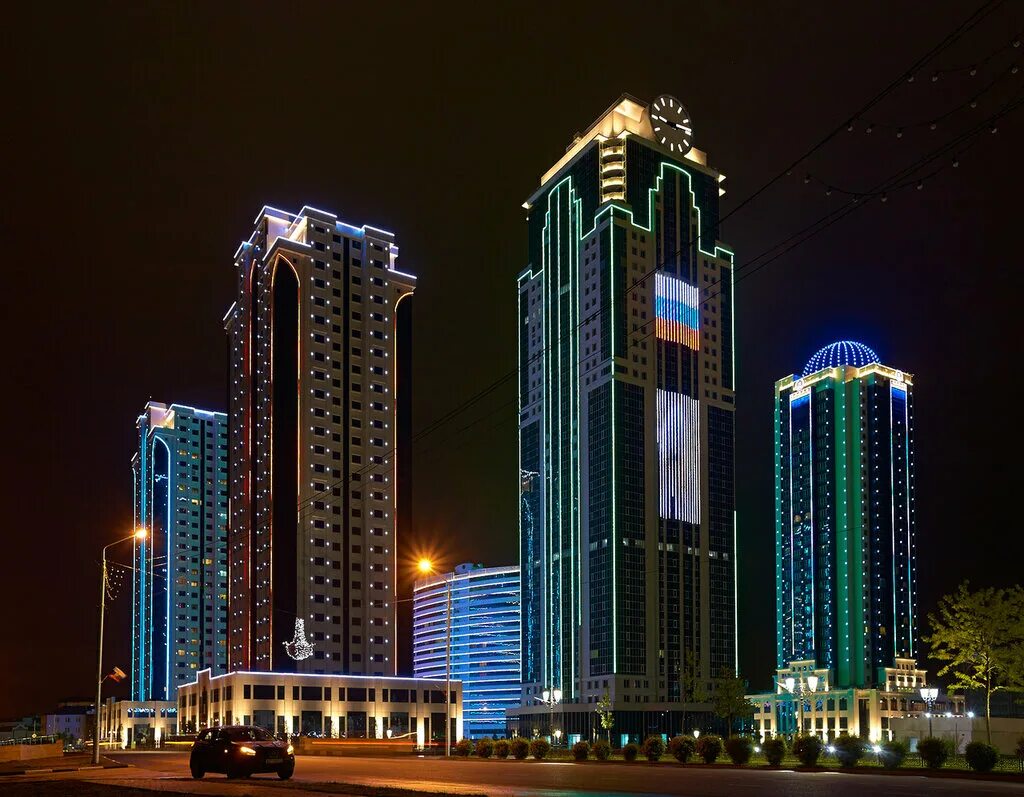 башни грозный сити. посетим высотный комплекс «грозный-сити». чечня грозный сити. башня ахмат в грозном. грозный здания.