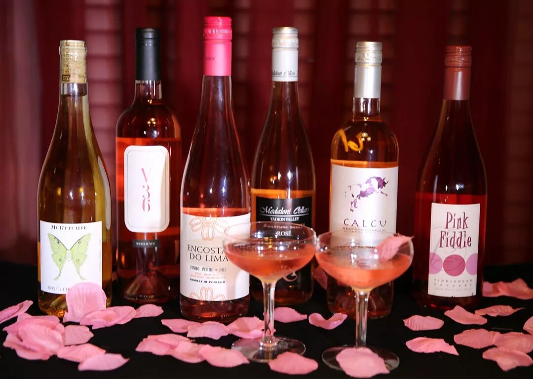 Розовые вина кб. «Розовое вино-2» пропаганда. День розового вина (National Rose Day) в США. Розовое вино. Розовое игристое вино.