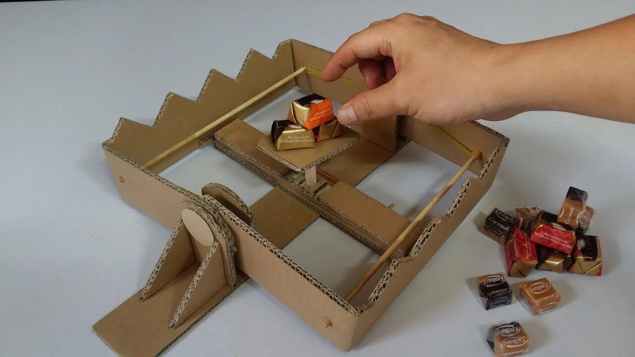 Using cardboard. Cardboard box trap. крепления под мини картон. torch make cardboard. how to make a fighter of cardboard?.