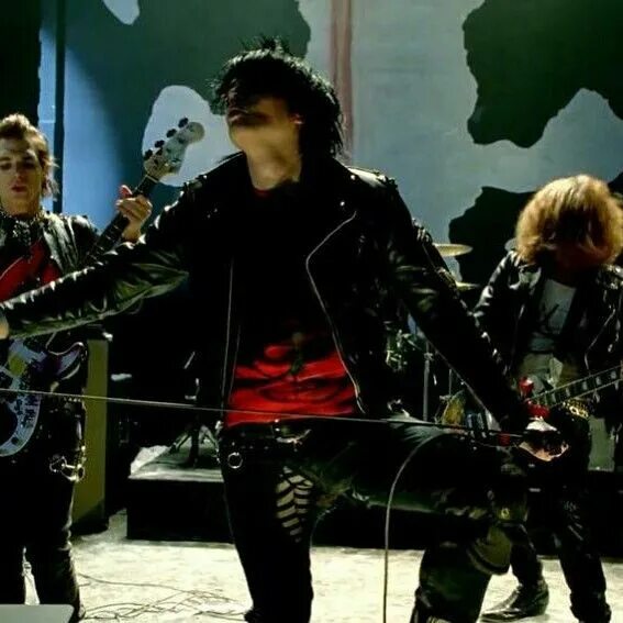 Desolation row. Desolation row my chemical romance. mcr desolation row. gerard way desolation row. desolation row группа.
