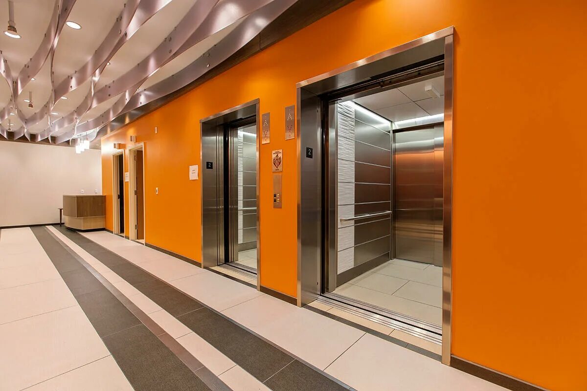 Лифт Отис 6 этаж. Современный лифт. Большой лифт. Лифтовой Холл в отеле.