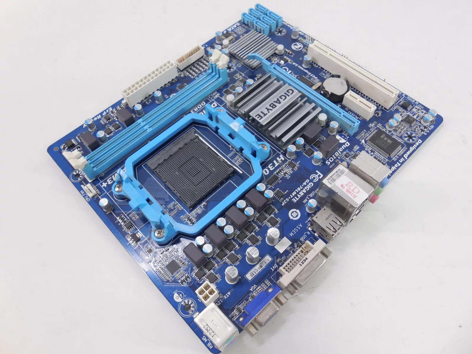 Материнские платы gigabyte socket 1700. Gigabyte 78lmt-s2. Материнская плата Gigabyte am3+. Материнская плата Gigabyte Socket am3+. Материнская плата Gigabyte ga-78lmt-s2.