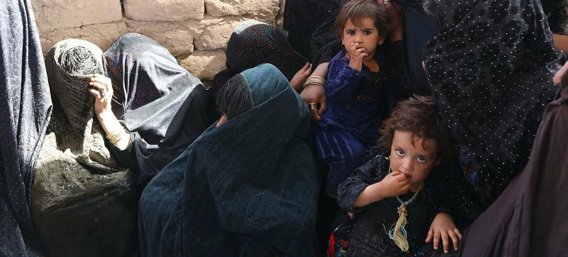 ООН Афганистан Талибан. Голодающие дети Афганистана.