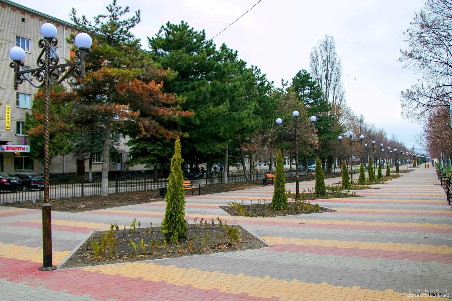 Черкесск регион. Столица КЧР Черкесск. Центральный парк Черкесск. Ленина Черкесск парк. Черкесск аллея Первомайская.