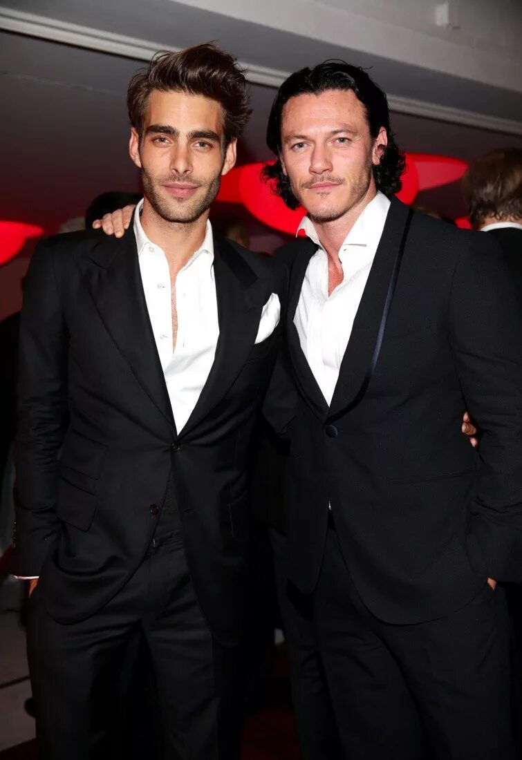 джефф литэм. элтон джон и дэвид ферниш в молодости. известные нетрадиционной ориентации. голливудские звёзды нетрадиционной ориентации. нил па́трик ха́ррис и дэвид бартка.