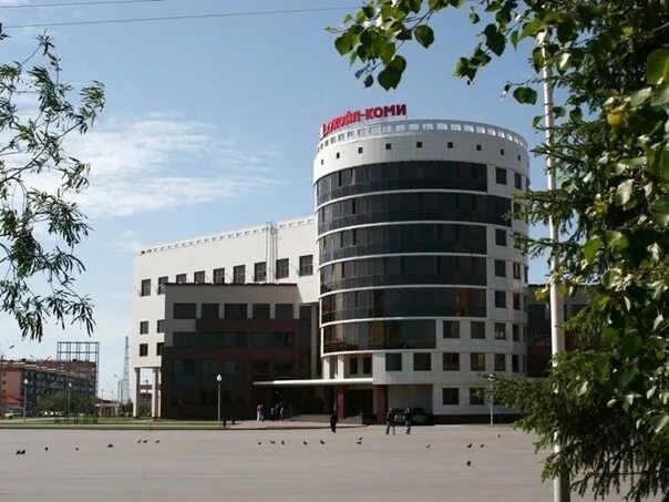 Гранд усинск. Усинск улица нефтяников. Усинск улица нефтяников. Гранд усинск. Норд хаус усинск.