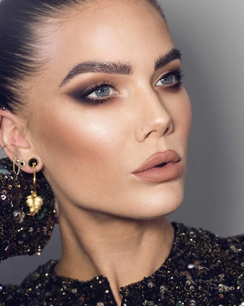 Make up 2025
