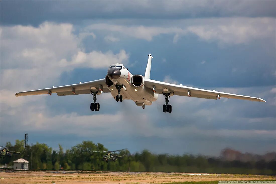 Самолет ту 16. Ту-16 реактивный самолёт. Ту 16 п. Бомбардировщик реактивный ту-16. Ту-16к-26 в монгохто.